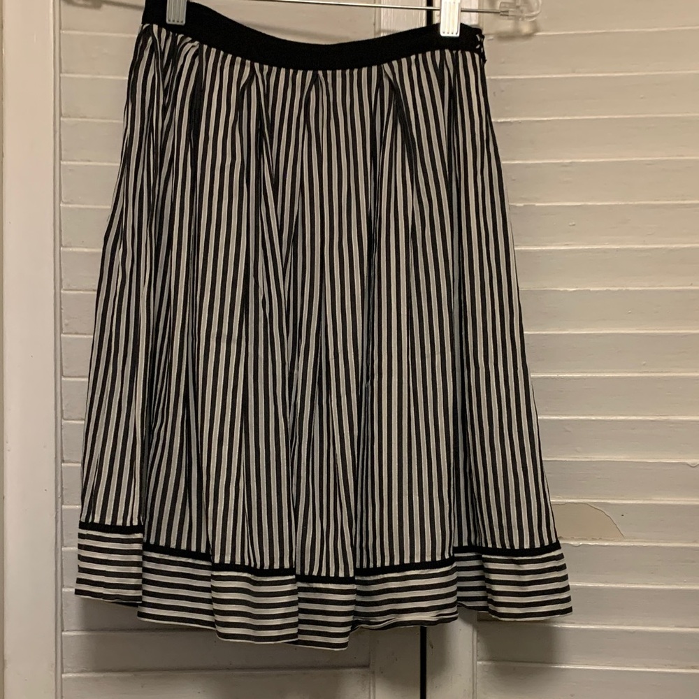 MaxStudio Silk Skirt w/Black & White Stripes